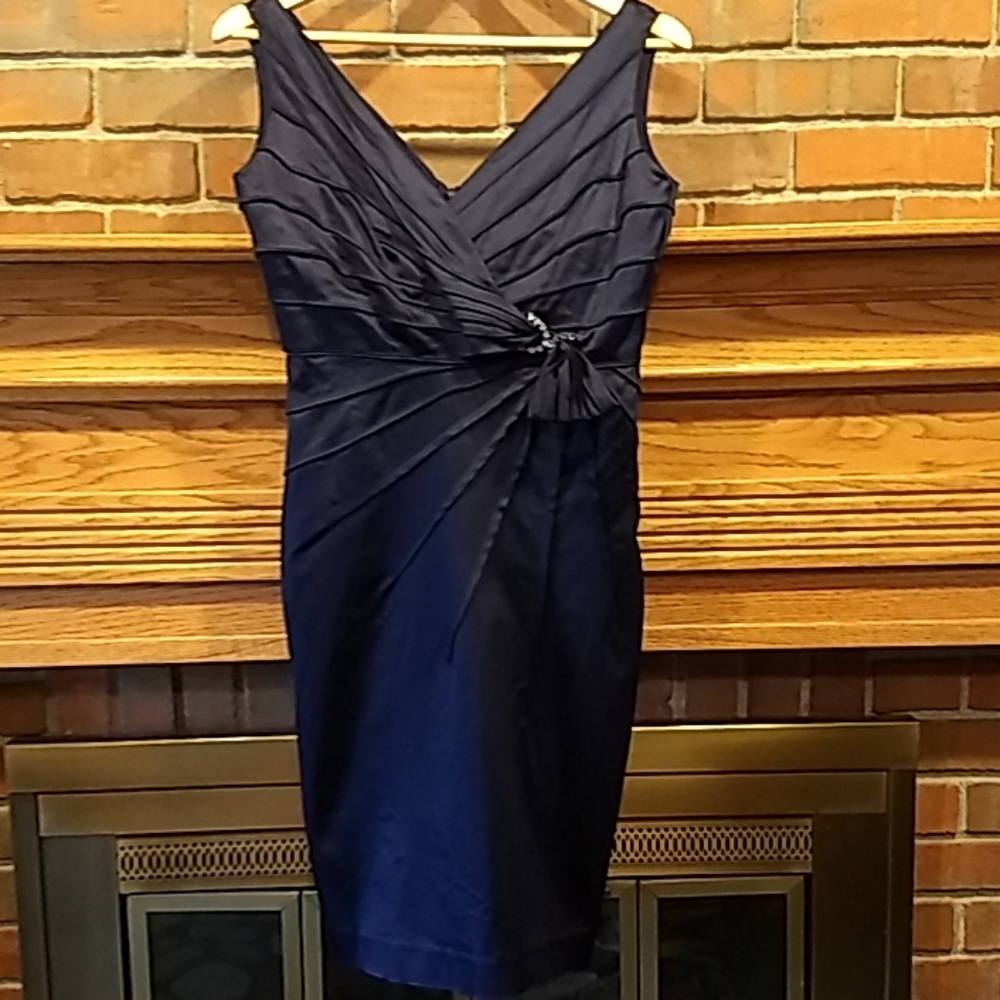 Sz 6P navy stretch satin dress